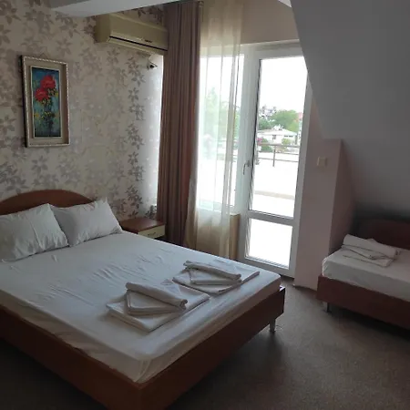 хотел андре تشيرنوموريتس