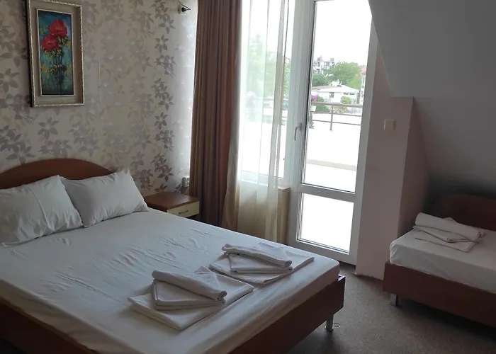 хотел андре 切尔诺莫雷茨