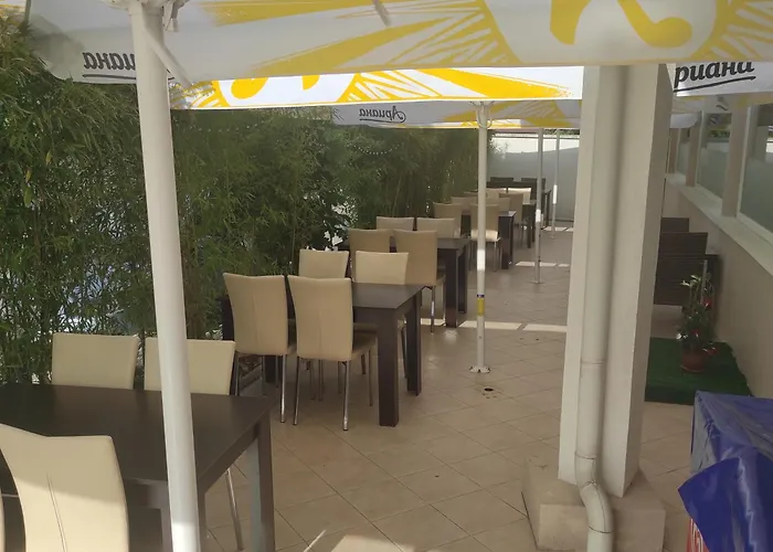 хотел андре 酒店 切尔诺莫雷茨