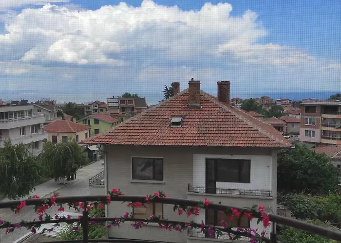 хотел андре 切尔诺莫雷茨